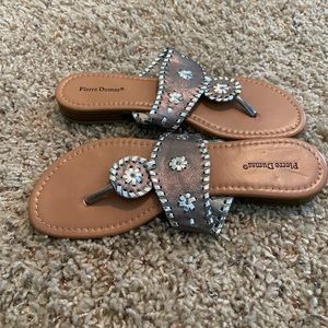Pierre Dumas Sandal Size 9